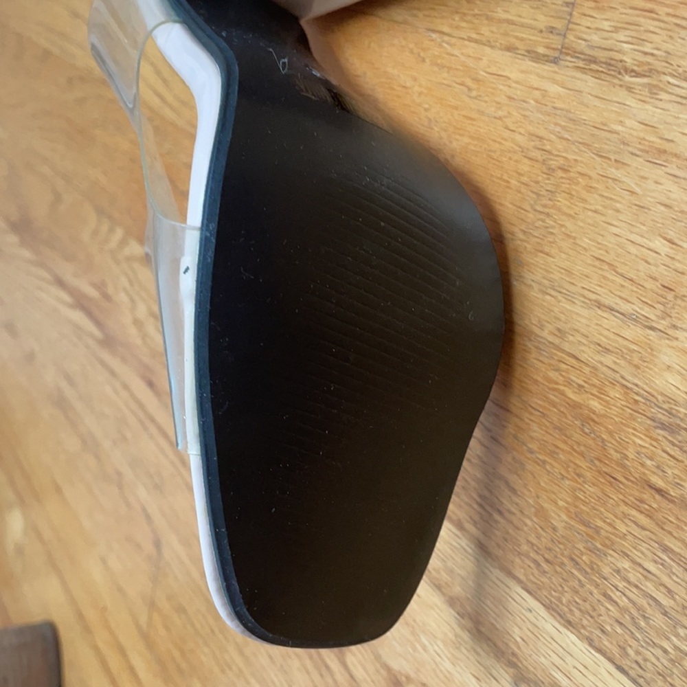 Heels - Picture 3 of 3